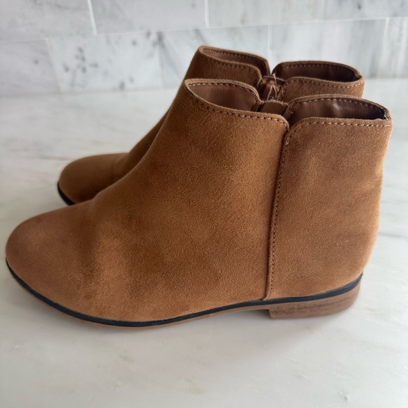 EUC Cat and Jack Girls Booties Size 2 - Picture 3 of 5